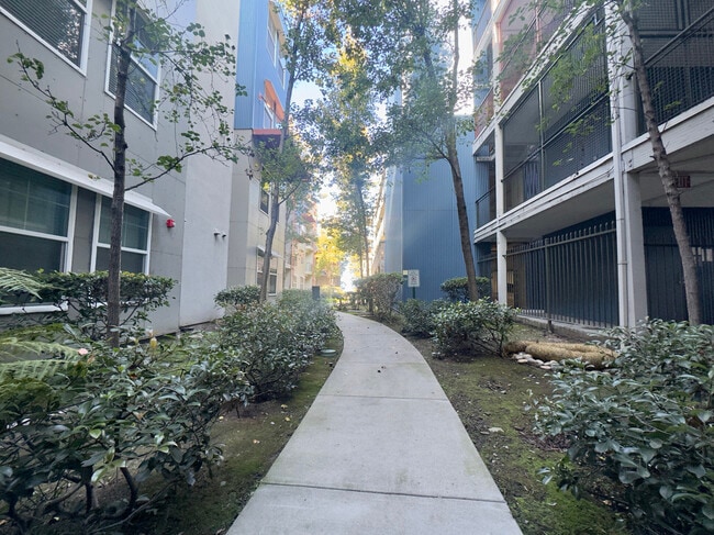 property at 1121 40th St