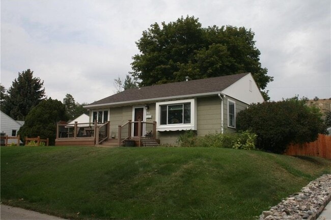 911 Princeton Ave