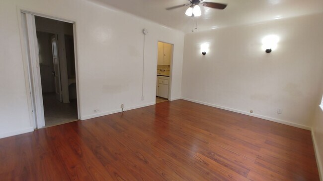 807 W. 30th St. in Los Angeles, CA - Building Photo - Building Photo