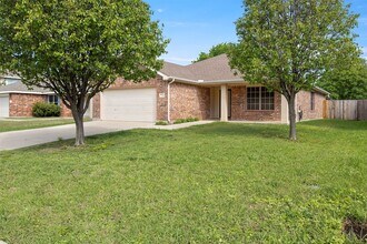 536 Del Mar Dr in Ponder, TX - Building Photo - Building Photo