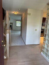 10221 NE 138th Pl in Kirkland, WA - Building Photo - Building Photo