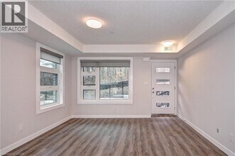 118 Gravel Ridge Trail in Kitchener, ON - Building Photo - Building Photo