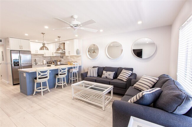 300 Oregon St in Hollywood, FL - Foto de edificio - Building Photo