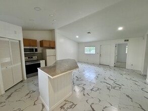 2410 George Ave S in Lehigh Acres, FL - Building Photo - Building Photo