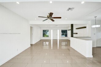 5380 SW 3rd St in Plantation, FL - Building Photo - Building Photo