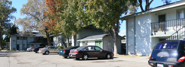 Arbor Oaks Apartments in Fairfield, CA - Building Photo - Building Photo