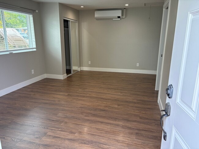 911 E Aliso St, Unit B in Ojai, CA - Building Photo - Building Photo