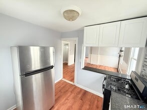 240 Wood Ave in Bridgeport, CT - Building Photo - Building Photo