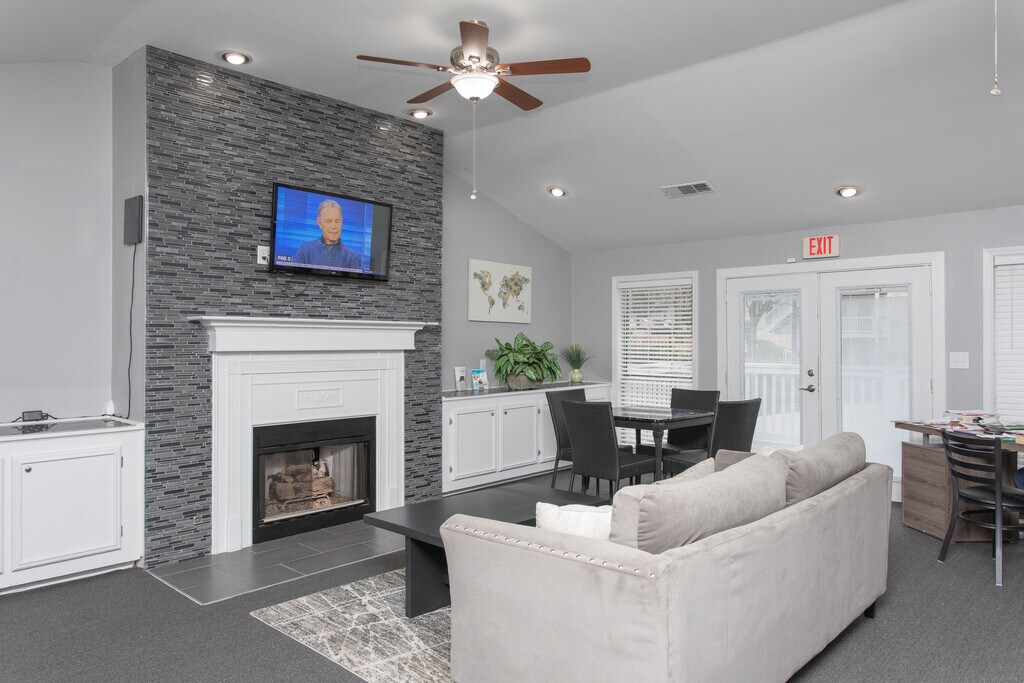 Anthos at Pinewood Manor Jonesboro, GA Apartments