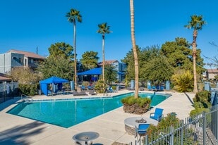 Ridge on Charleston in Las Vegas, NV - Building Photo
