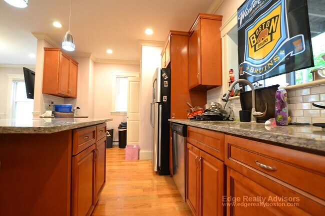 64 Tremont St, Unit 1 in Boston, MA - Foto de edificio - Building Photo