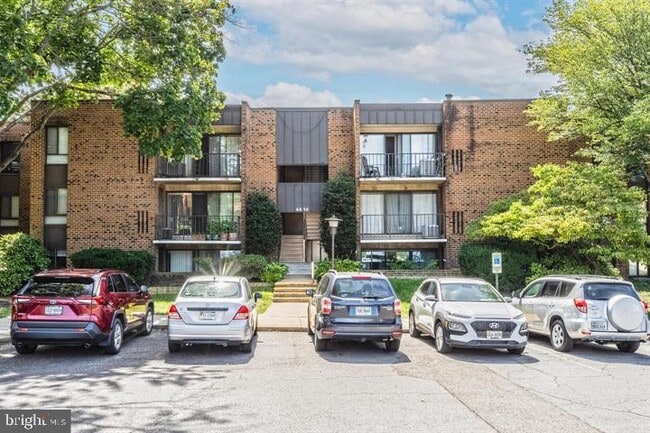 property at 4414 Island Pl