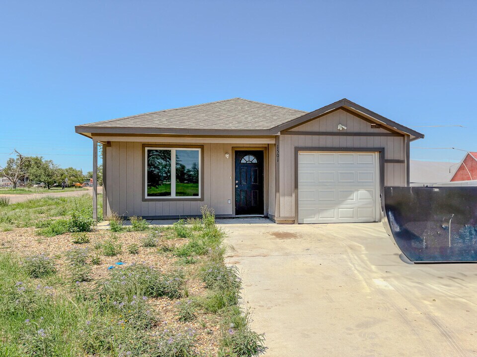 1501 E 14th St in Lubbock, TX - Building Photo