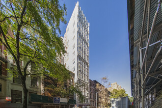 126 W 73rd St in New York, NY - Building Photo - Building Photo