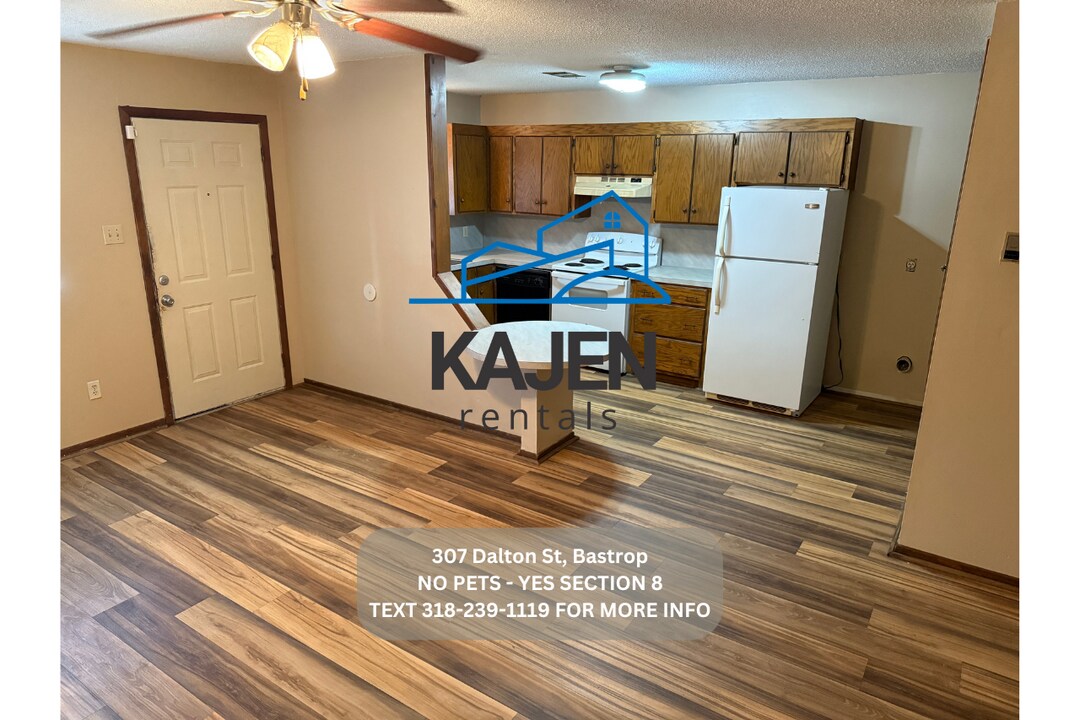307 Dalton St in Bastrop, LA - Building Photo