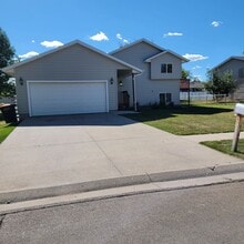 3021 Gypsey Rd in Rapid City, SD - Building Photo - Building Photo