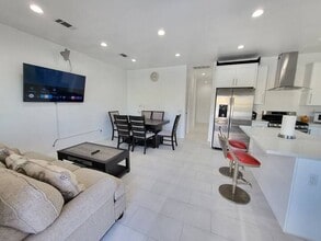 10573 Sycamore Ave in Stanton, CA - Building Photo - Building Photo