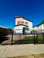 133 W 74th St in Los Angeles, CA - Building Photo