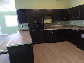 87675 US-101 in Florence, OR - Foto de edificio - Building Photo