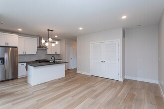 Abode 1214 in Chicago, IL - Building Photo - Building Photo