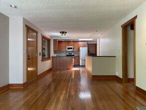 6551 35th Ave SW in Seattle, WA - Building Photo - Building Photo