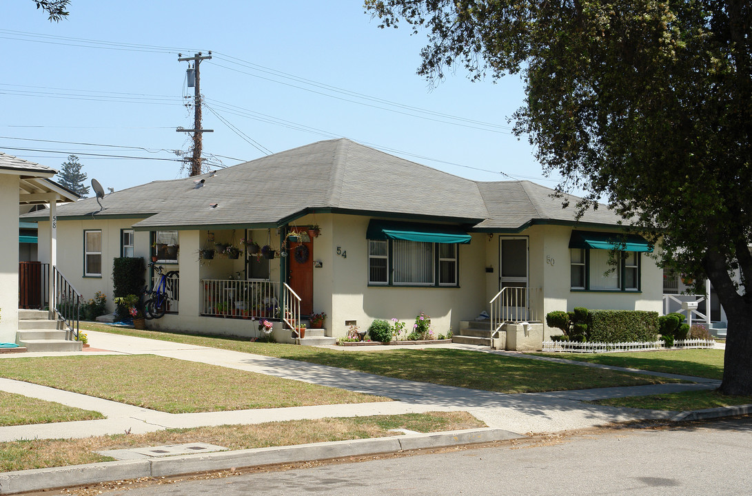 50-54 N Dos Caminos St in Ventura, CA - Foto de edificio