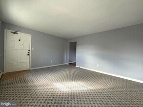 43 S Main St in Woodstown, NJ - Building Photo - Building Photo