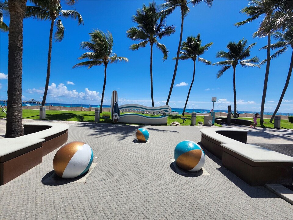 475 St in Deerfield Beach, FL - Building Photo