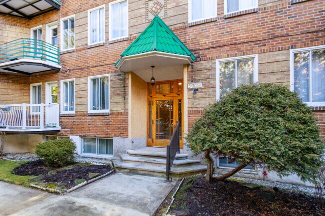 5009 Clanranald Av in Montréal, QC - Building Photo - Building Photo
