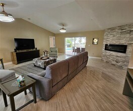 136 SE 5th St in Cape Coral, FL - Building Photo - Building Photo