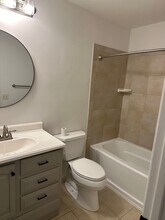 96 Mathews Dr in Hilton Head Island, SC - Building Photo - Building Photo