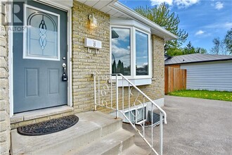 8 Rhonda Rd in Collingwood, ON - Building Photo - Building Photo