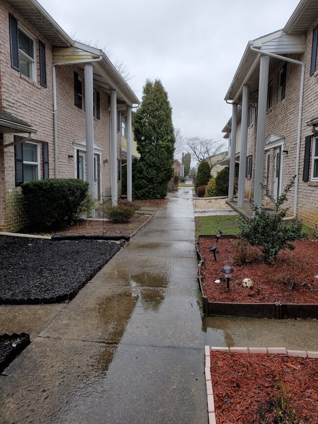 2773 Joanne Marie Way in Allentown, PA - Foto de edificio - Building Photo