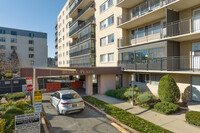 2185 Lemoine Ave in Fort Lee, NJ - Foto de edificio - Building Photo