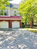 4400 Harlesden Dr in Virginia Beach, VA - Building Photo