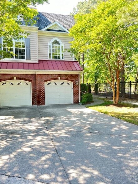 4400 Harlesden Dr in Virginia Beach, VA - Building Photo