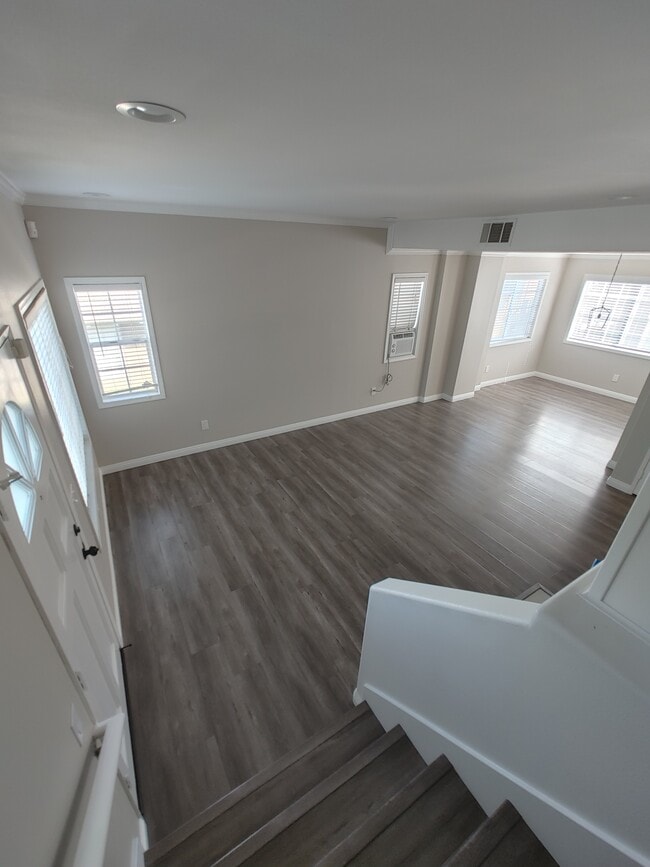 357 W Wilson St, Unit Unit#A in Costa Mesa, CA - Foto de edificio - Building Photo