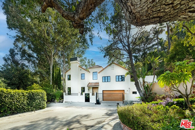 8171 Tianna Rd in Los Angeles, CA - Building Photo - Building Photo