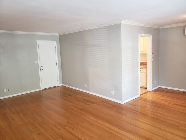 1724 E 1st St in Long Beach, CA - Building Photo - Building Photo