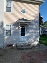 14 Wallace Ave in Warwick, RI - Building Photo - Building Photo