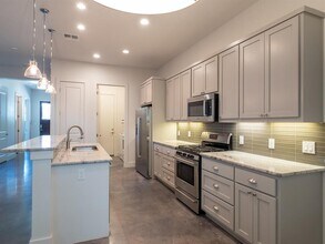 5001 Woodrow Ave in Austin, TX - Building Photo - Building Photo