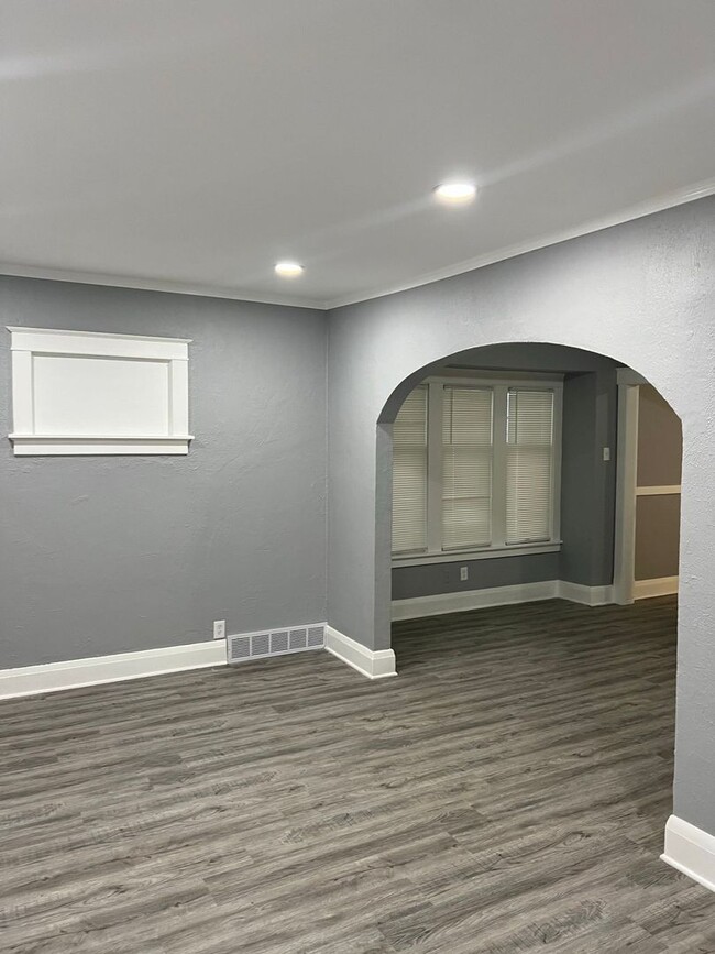 property at 3205 N 35th St