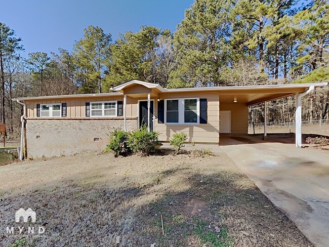 property at 6100 Shadow Glen Ct SW