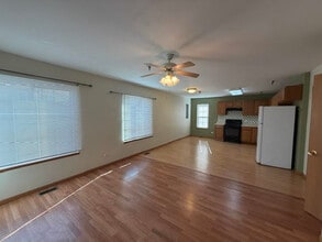 126 Washington St in Ingleside, IL - Building Photo - Building Photo