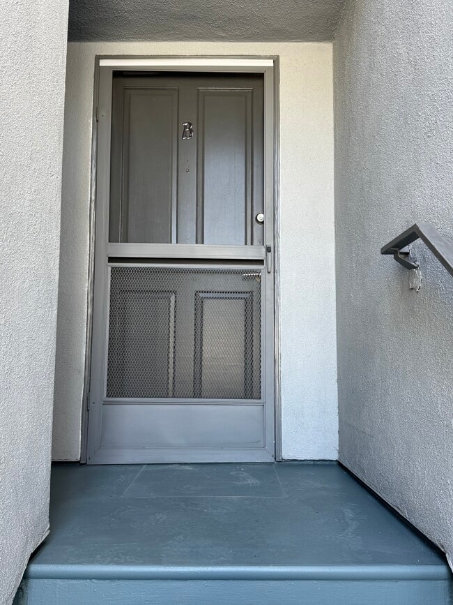 517 Geneva St, Unit B in Glendale, CA - Foto de edificio - Building Photo