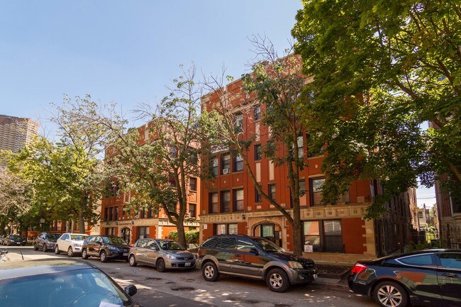 815-823 W Bradley Pl in Chicago, IL - Foto de edificio - Building Photo