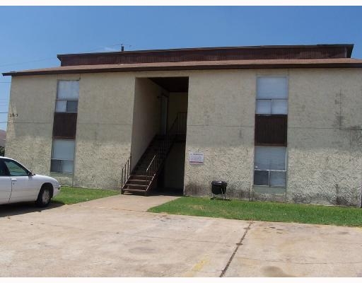 2813 Cypress Bend in Bryan, TX - Foto de edificio