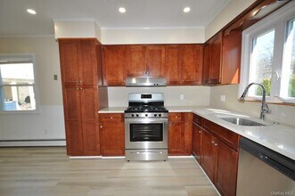 155 Wallace St in Tuckahoe, NY - Building Photo - Building Photo