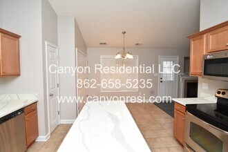 1513 Stonewood Dr in Fayetteville, NC - Building Photo - Building Photo