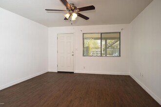 502 E Mariposa St, Unit 106 in Phoenix, AZ - Building Photo - Building Photo